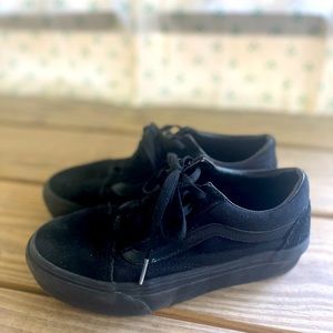 Black Vans size 6